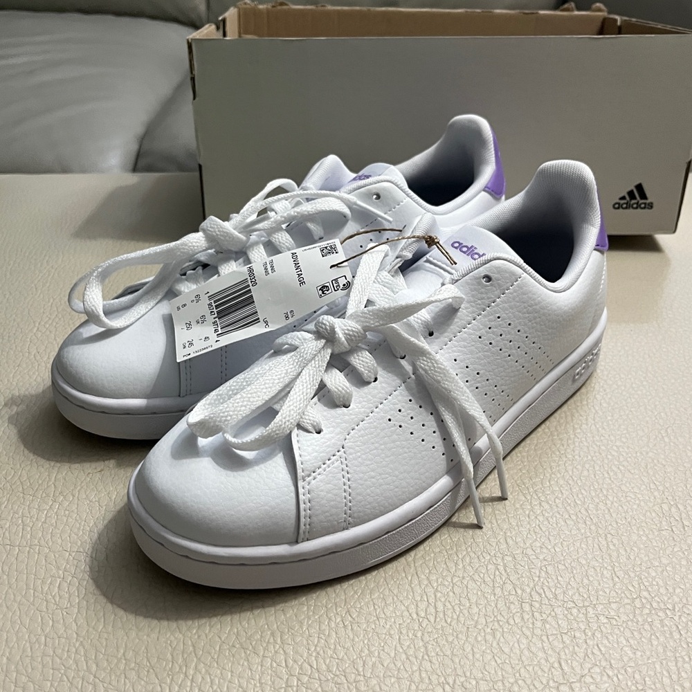 NWB - Adidas Advantage Women’s Sneaker HR0320 - EU 40/US 8
